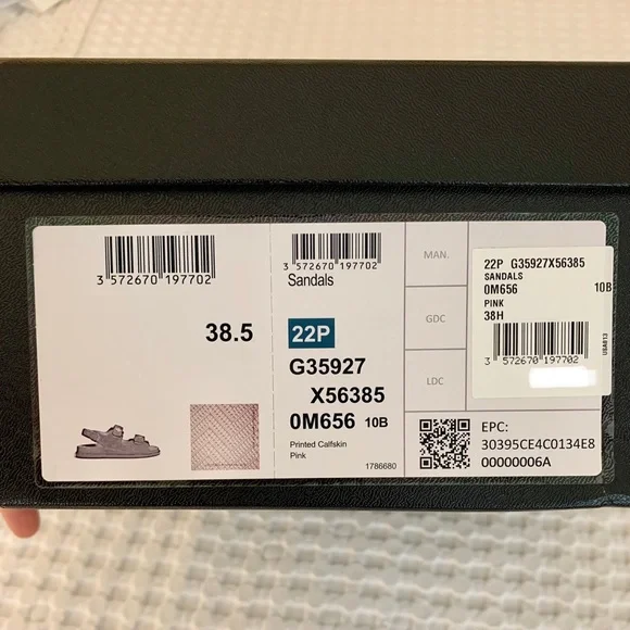 Chanel Dad Sandals Medallion Light Pink Calfskin Size 38.5 NWT - Picture 13 of 13